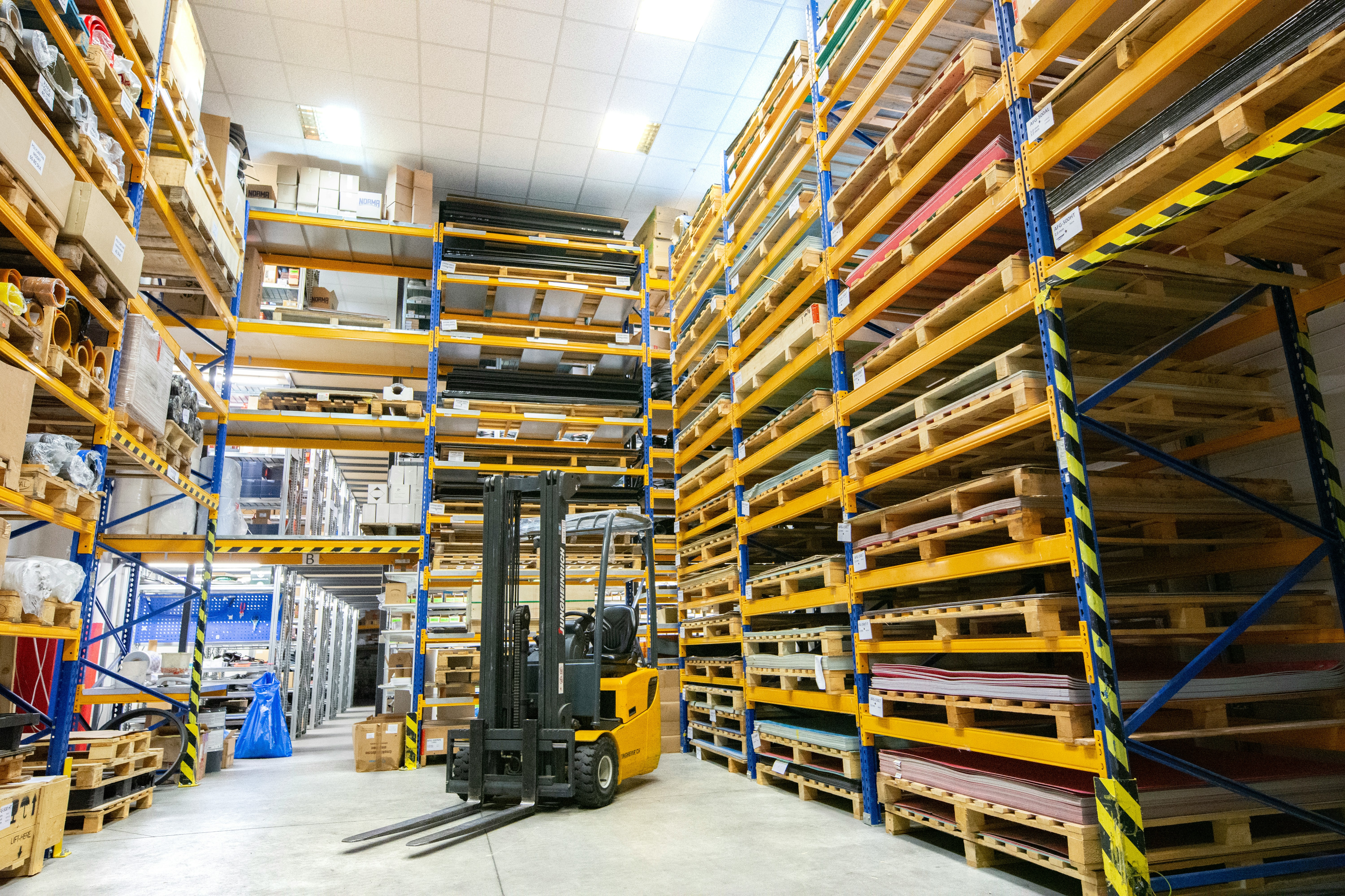Sewa Forklift Muntilan untuk Proyek, Gudang & Bongkar Muat